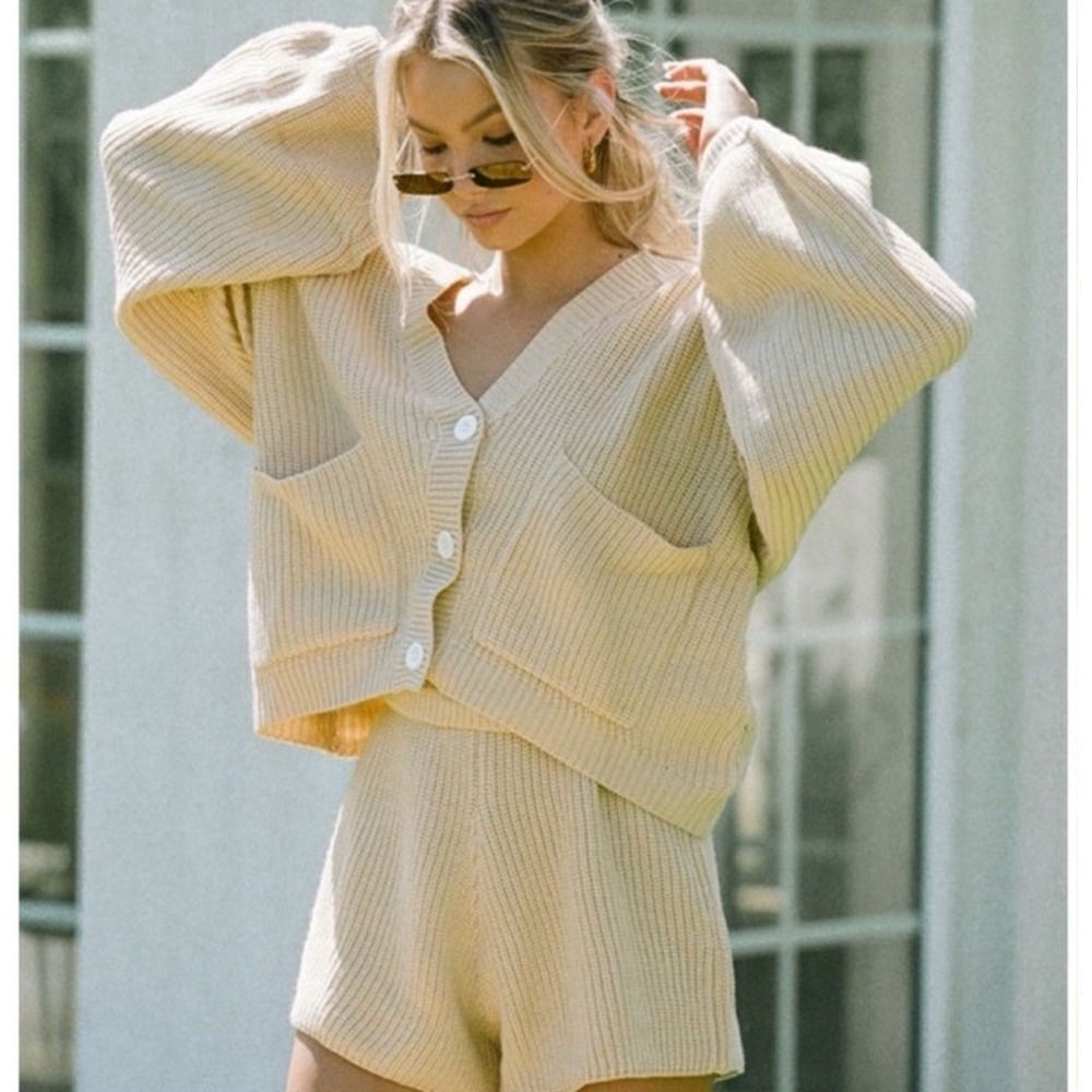 Sabo Skirt Womens Cropped Balloon Sleeve Cream/ Light Yellow Cardigan. Sz XS